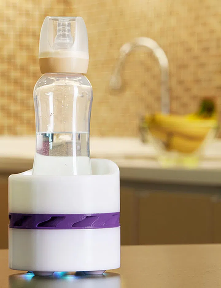 A bottle warmer that knows when you need warm milk to feed your baby.