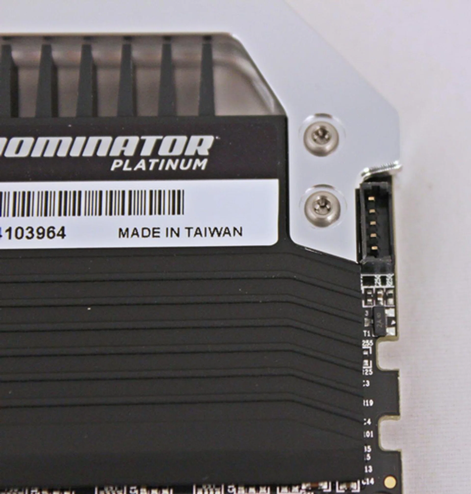 The Corsair Link interface allows for monitoring of the temperature, health and activity of individual ICs of each memory module.