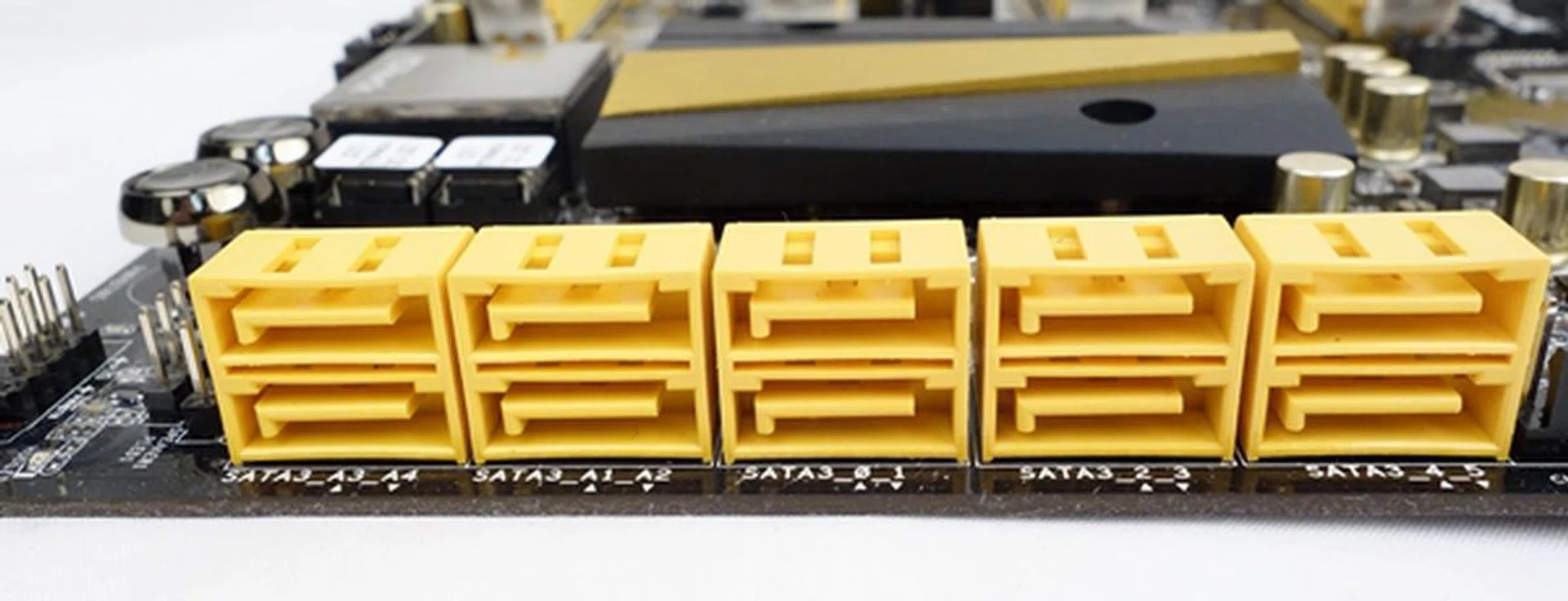 The SATA 6Gbps connectors are clearly labelled.
