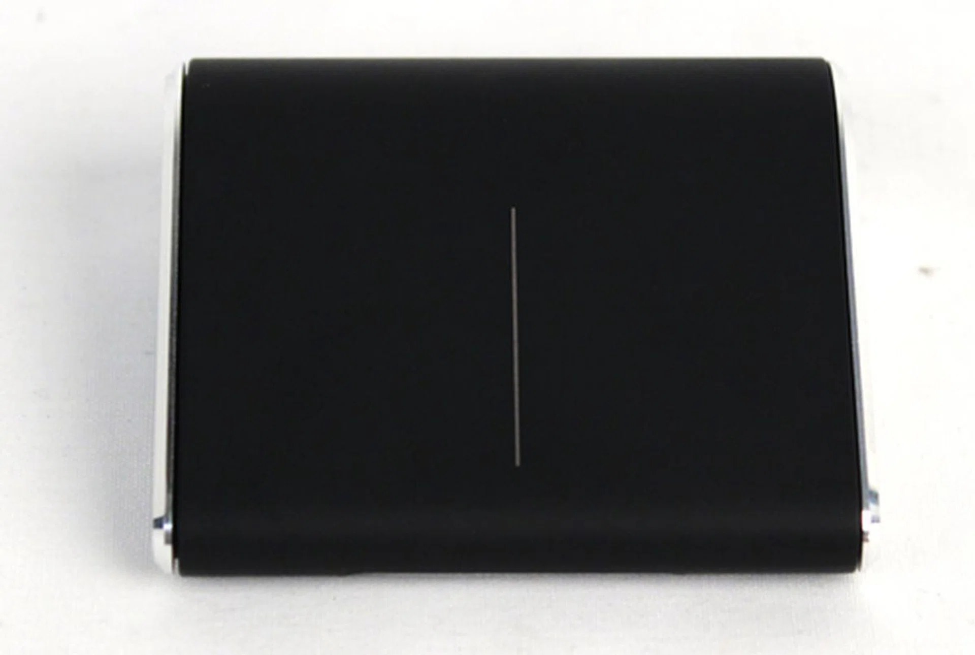 Seen from above, the Wedge looks a bit like a notebook trackpad. The entire top surface of the mouse recognizes clicks and four-way touch scrolling.