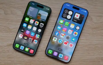 US President Trump wants phones sold in the country to be made domestically. Photo: HWZ