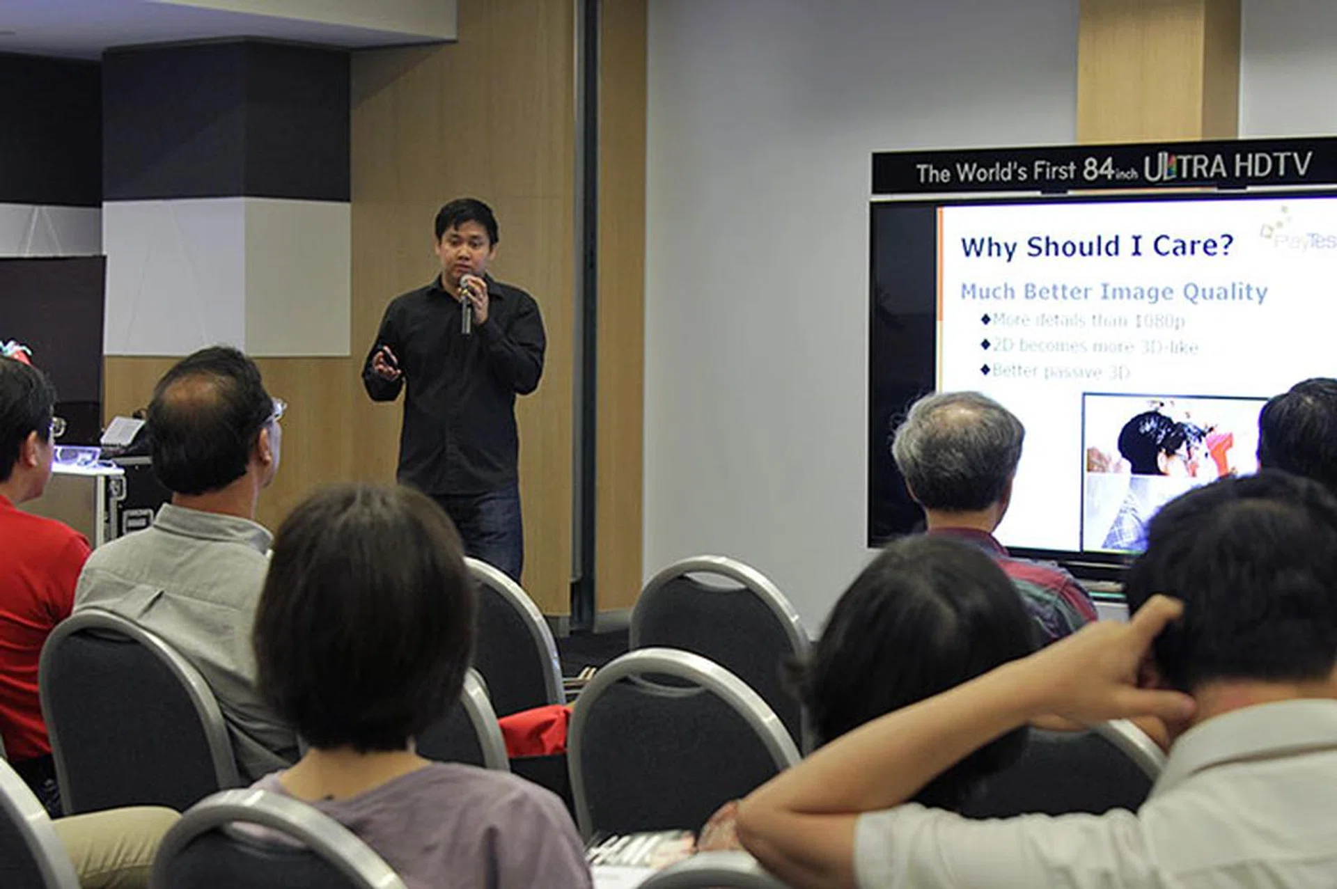 Associate editor Ng Chong Seng then took over to run through the basics of 4K UHD and OLED technologies, and to share some personal experiences and buying tips.