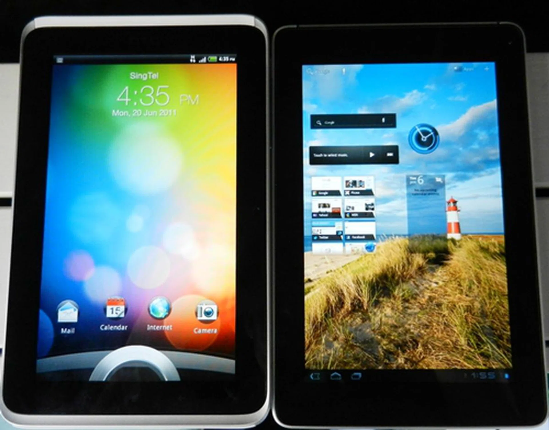We put the HTC Flyer side by side with Huawei MediaPad, and found colors to be richer on the MediaPad.