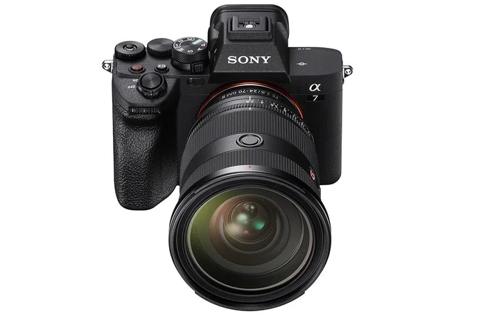 Sony FE 24-70mm F2.8 GM II mounted on a Sony Alpha 7 IV full-frame camera.