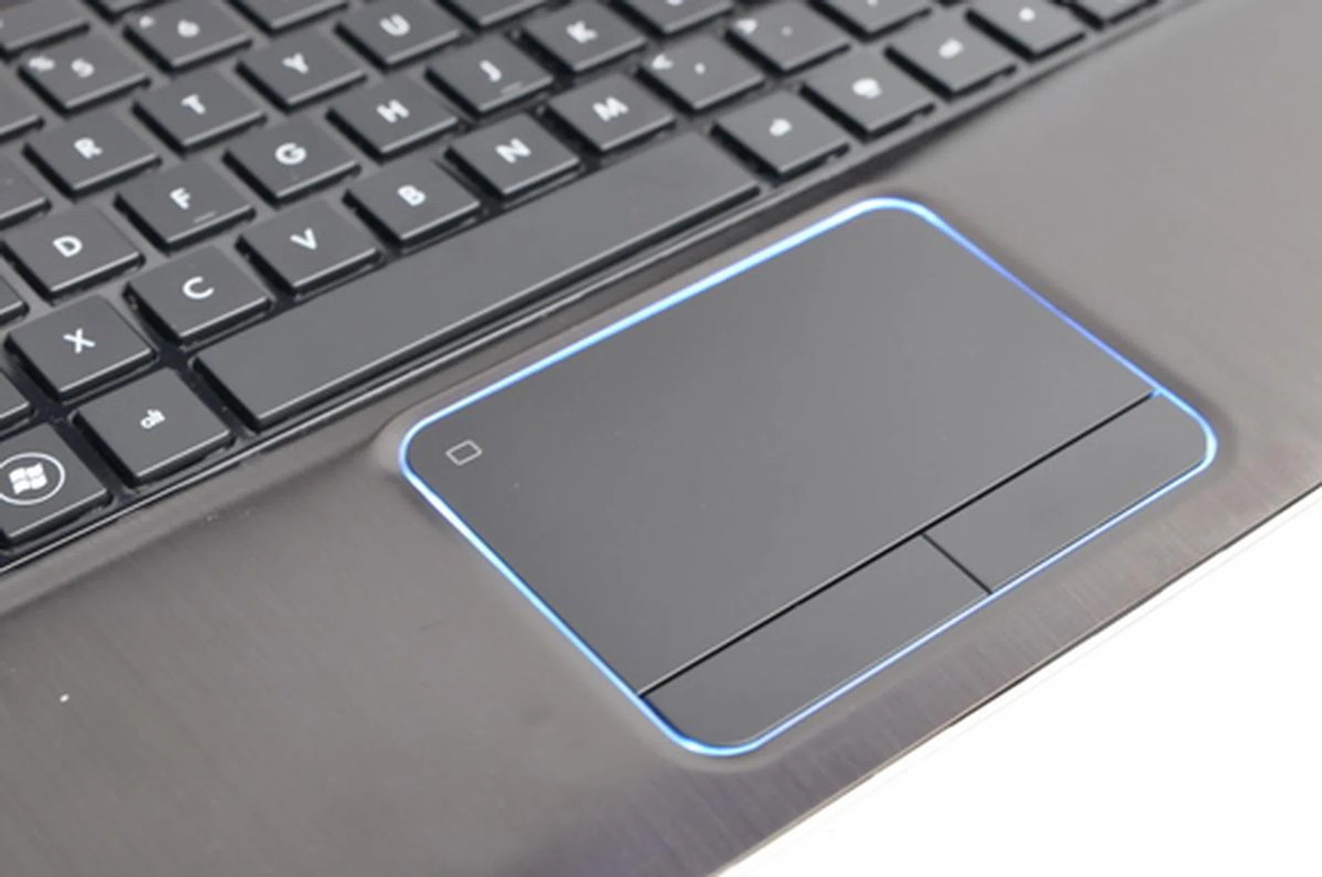 Easily the prettiest part of the machine. Its Tron-esque look will melt the hearts of even the hardest of hardware snobs, and is also practical for defining clear boundaries.