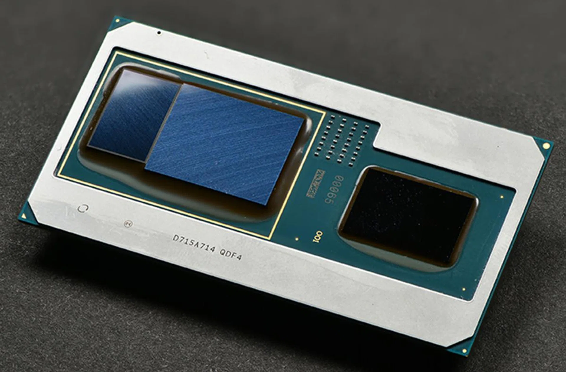The new processors integrate the CPU, GPU, and HBM2 memory on the same package. (Image Source: Intel)