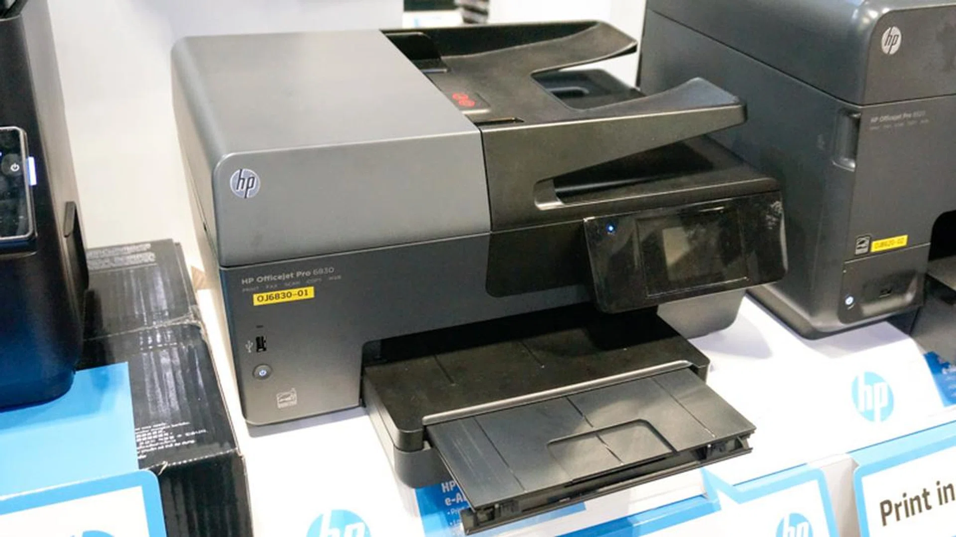 This HP Officejet Pro 6830 e-AIO does print, copy, scan, fax and web and has an ISO print speed that goes up to 18/10 ppm (mono/color). It boasts a 15,000 page-per-month duty cycle and has a scan resolution of up to 1200 dpi. It’s also Wi-Fi enabled and comes with two years on-site exchange warranty. It’s selling for S$199 and comes with a $50 Capita voucher and one free CMY ink cartridge.