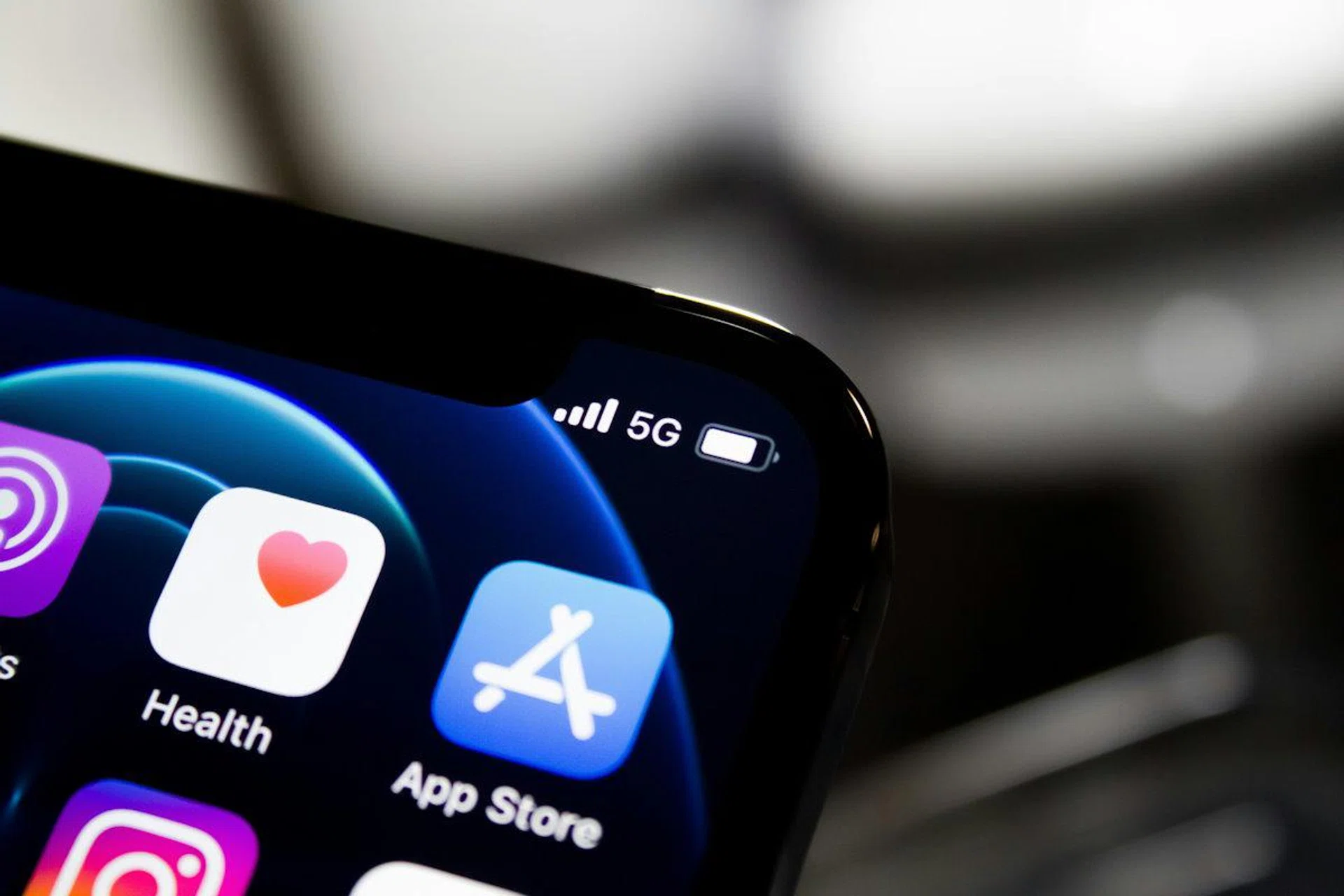 SMBs can use low-cost 5G connectivity to run their business. Image: Unsplash