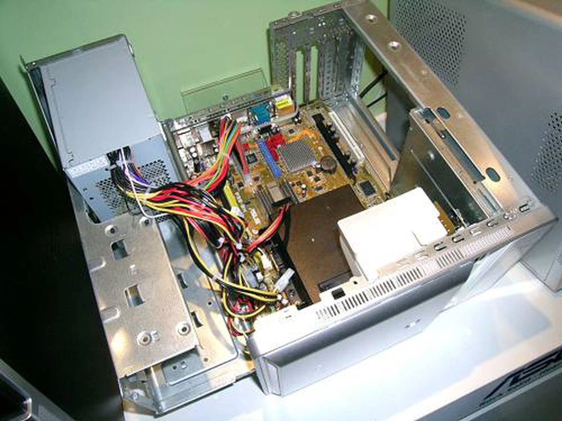 Computex Taipei 2006 - Part 2 | HardwareZone Singapore