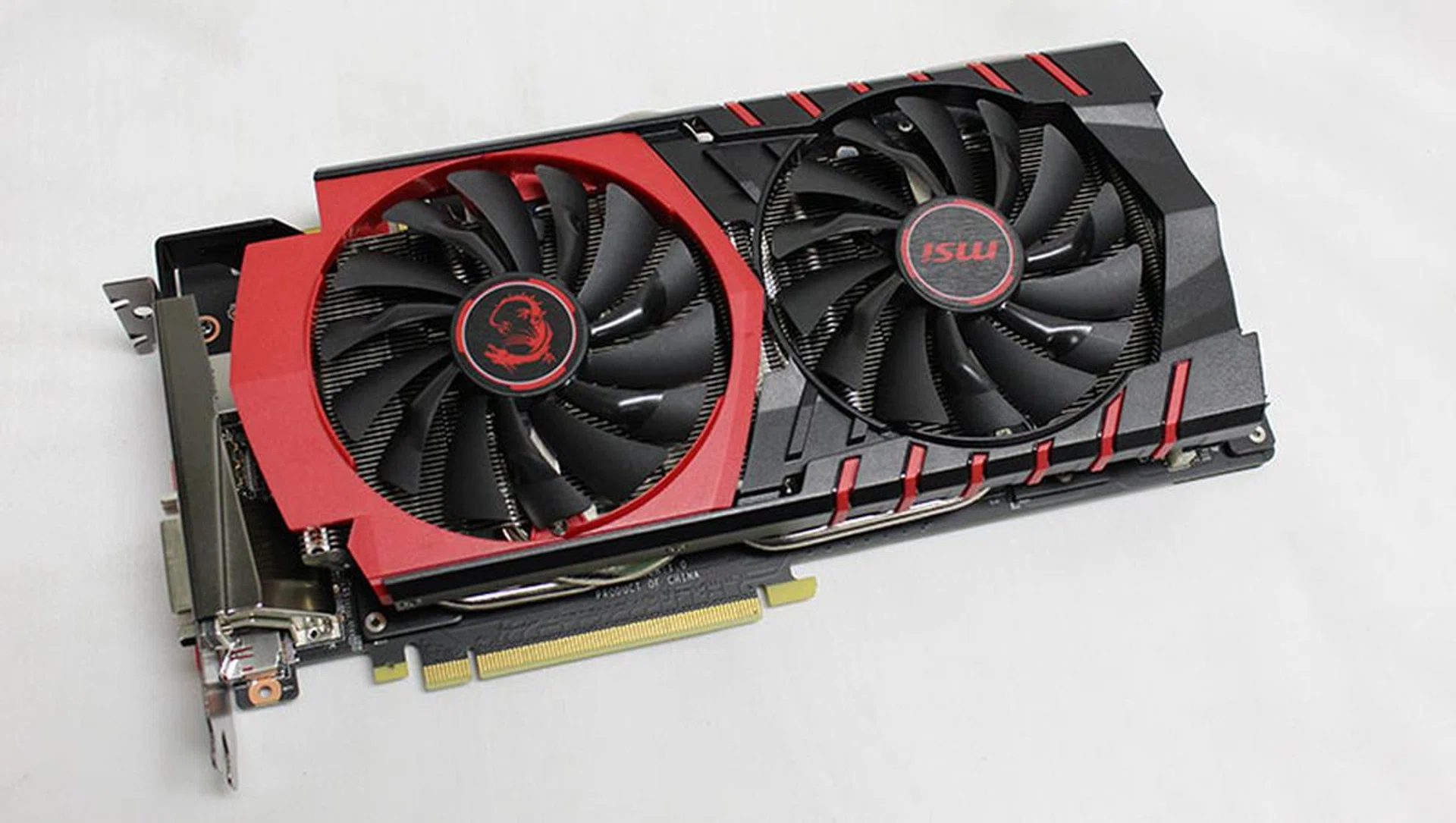 Unlike ASUS and Gigabyte's offerings, the MSI GeForce GTX 980 Ti Gaming 6G's Twin Frozr V cooler is a dual-fan affair.