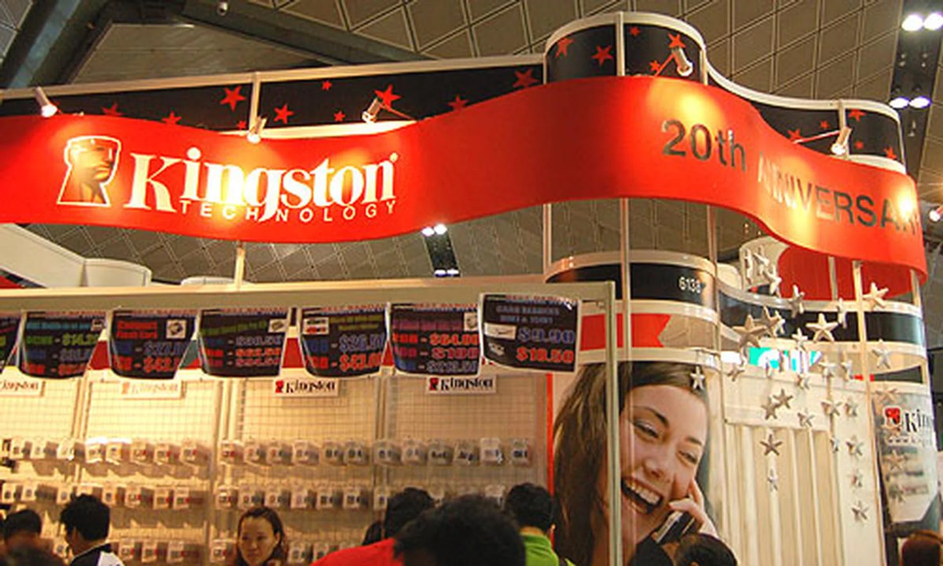  As usual, Kingston has its full array of products for sale at Comex, from desktop and notebook memory modules to flash memory products. Apparently, it's also the 20th anniversary for the company.  