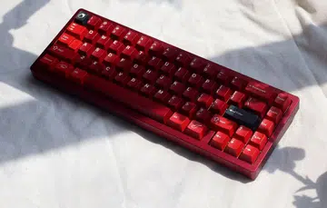The Jris65 Maroon 65% keyboard. (Image source: Jris65 Sales Info page)
