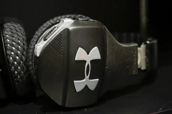 Pressing down the "X" activates the TalkThru feature.