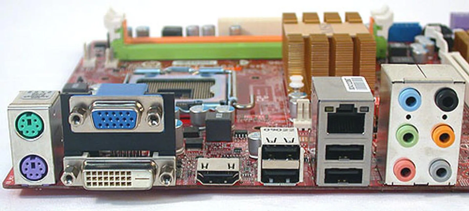 This class of mATX boards is aimed at those hoping to fix up their own home theater PCs and hence, there's the requirement for having a HDMI output. MSI manages to squeeze in four USB 2.0 ports besides the three different display outputs.