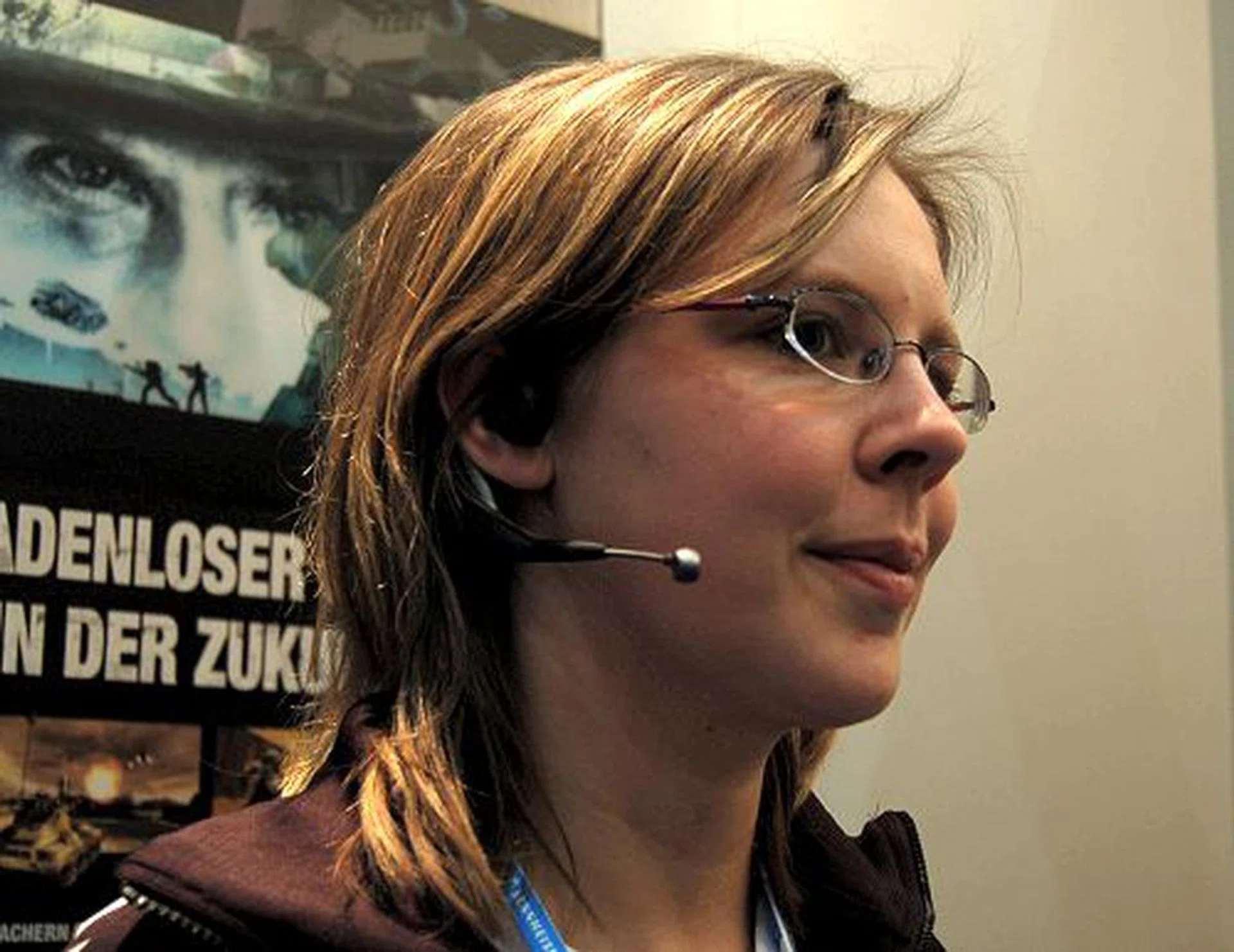  Here's a 'head shot' of the BW 900 when worn.  