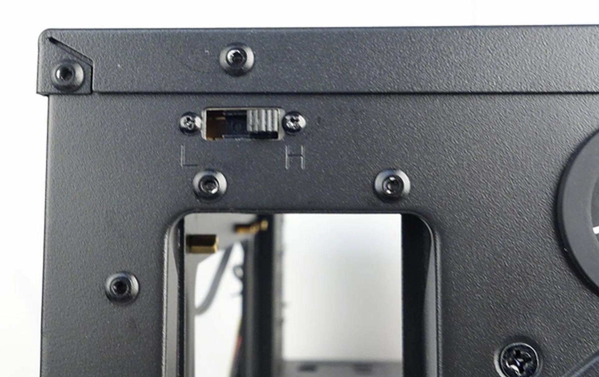 The fan switch controls both the front intake 120mm Xtraflow fan and the rear outlet 120mm Xtraflow fan. Also note that the front fan has a white LED that is controlled by a dedicated fan LED button on the front control strip.