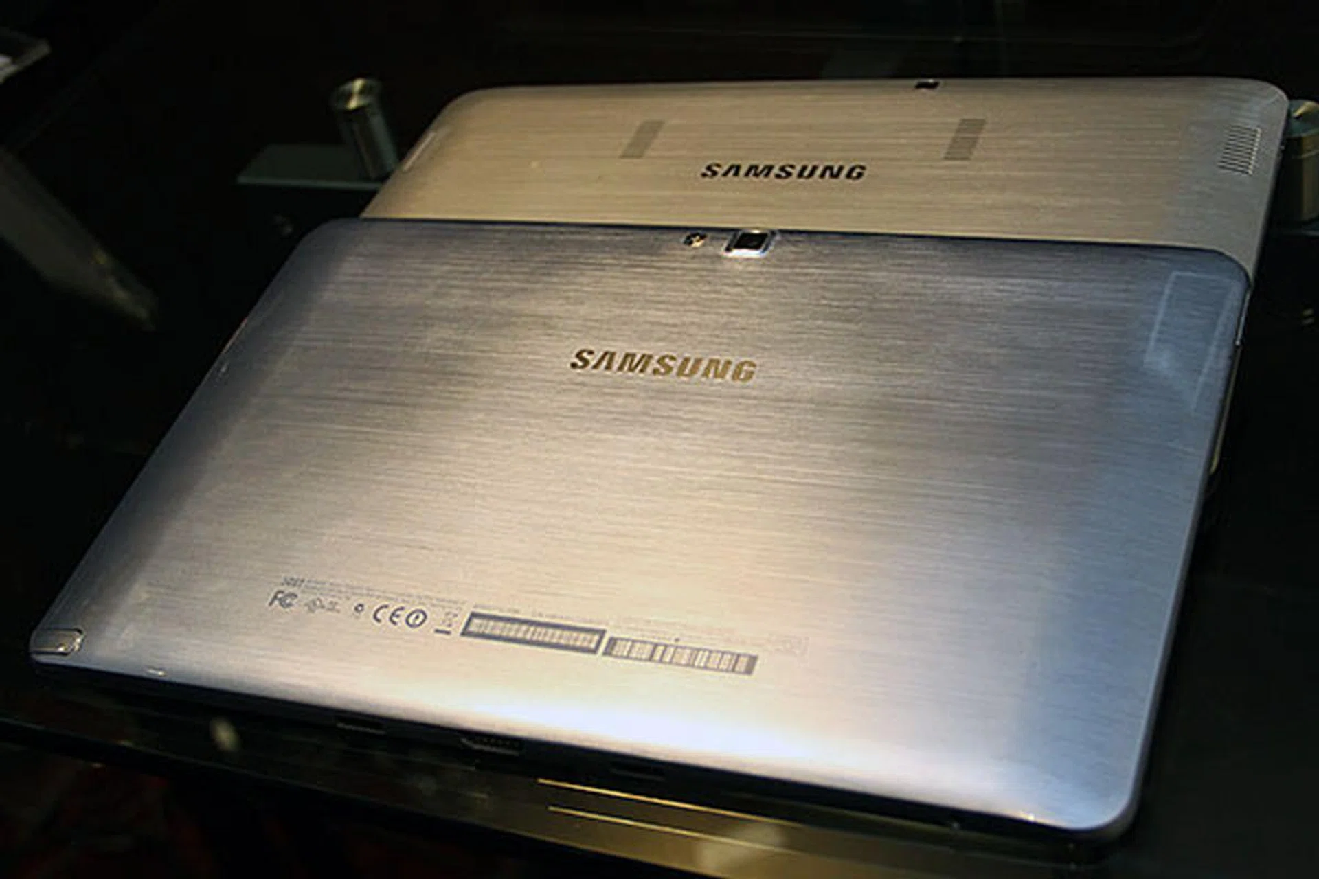 Surprisingly, the Smart PC (bottom) has a rear camera flash, but the Smart PC Pro (top) doesn't.