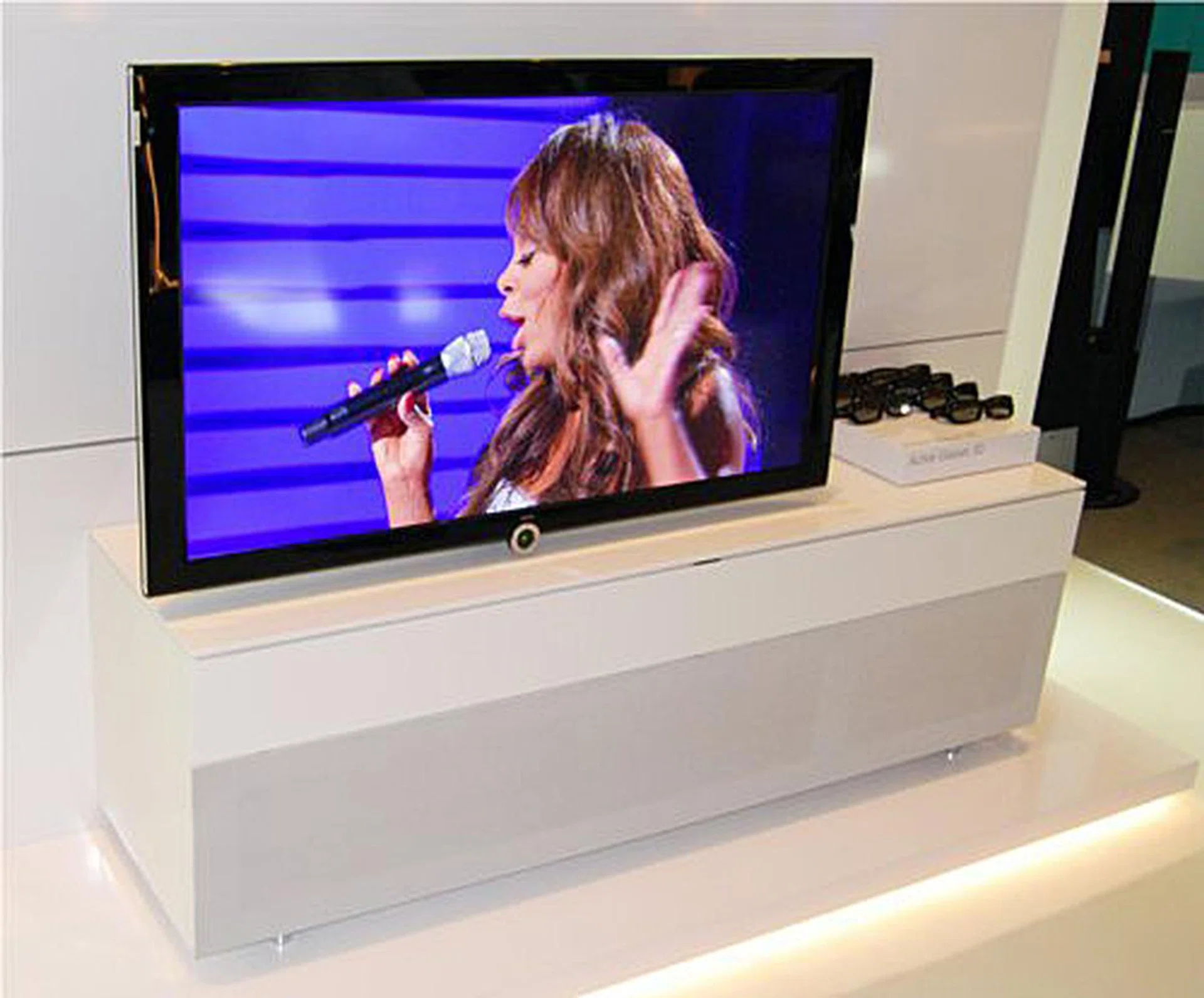 Over here you can see a 46-inch Loewe Individual perched on a Loewe Rack which offers desktop space along with storage for your DVD player, Blu-ray player and much more.