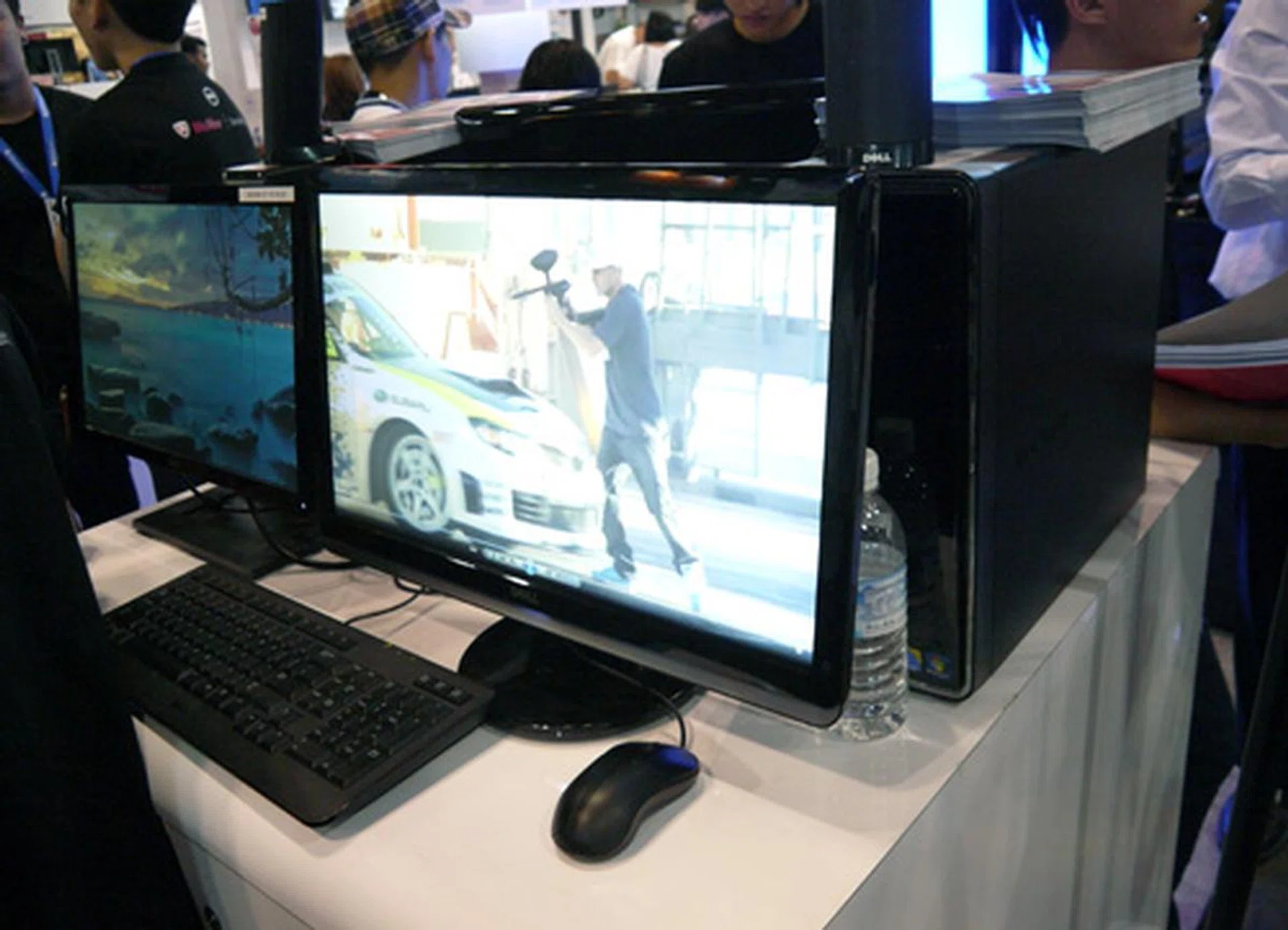 Fancy a desktop which costs less than one grand? Dell's Inspiron 580s is available for only $949 with the latest Windows 7 Home Premium OS and a 20-inch IN2020M monitor.