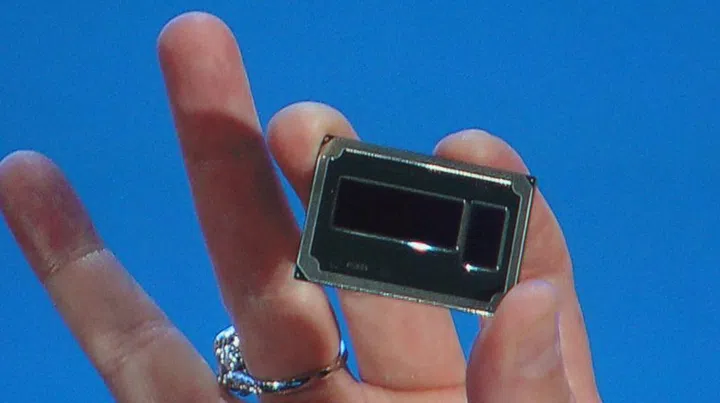 Here's a close look a the new Xeon E3-1500 v5 with Iris Pro Graphics and eDRAM.
