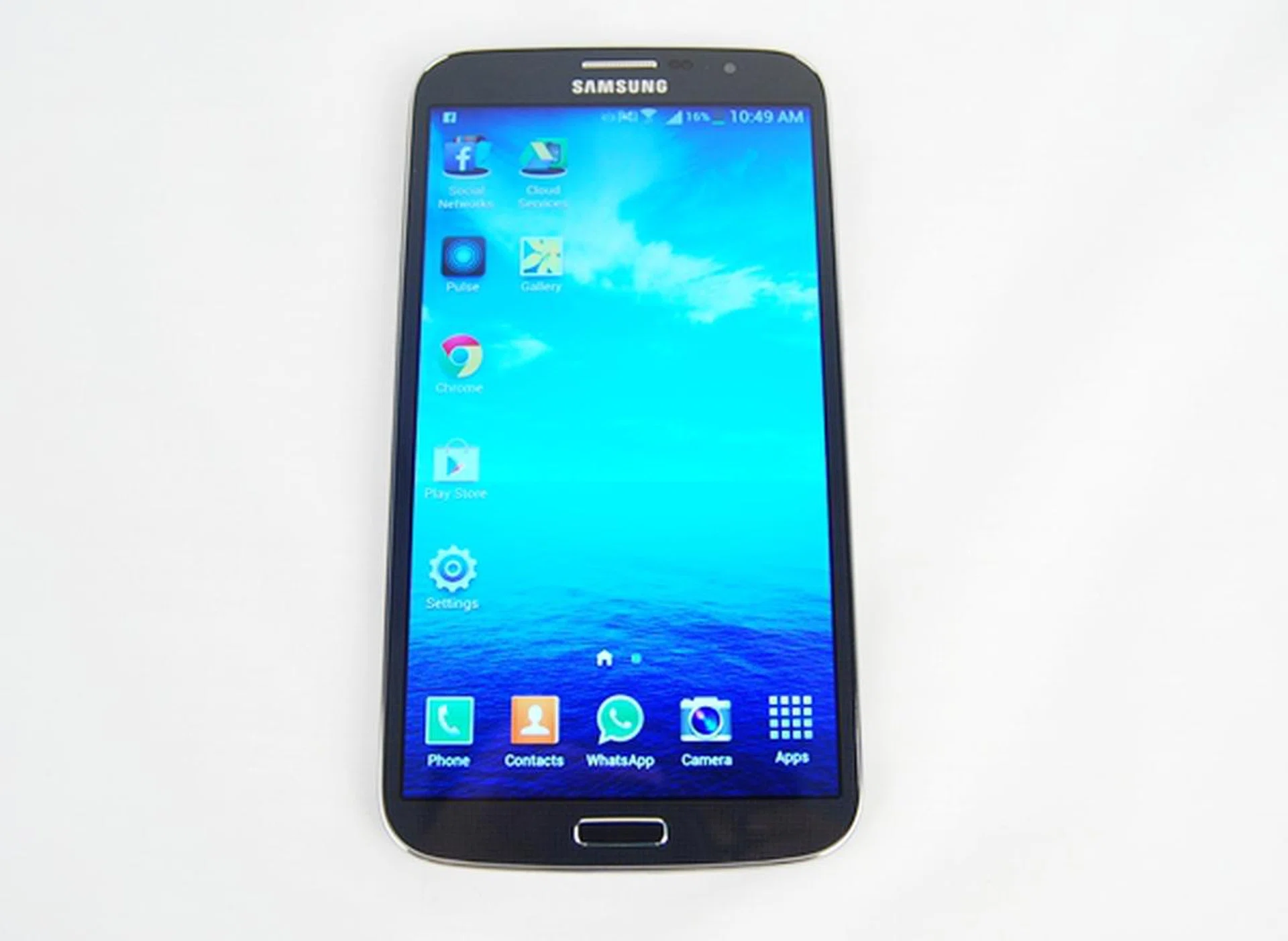 Now we know why the Samsung Galaxy S4 is designed for humans! The Samsung Galaxy Mega with LTE is such a massive phone that we think it is designed for giants.