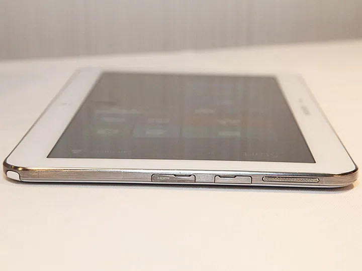 On the right side of the device, you'll find the stylus located on the lower corner while the micro HDMI and micro USB port are located towards the upper side, along with the audio vent.