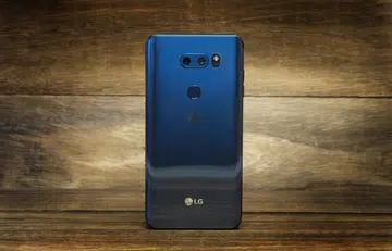 The LG V30+.