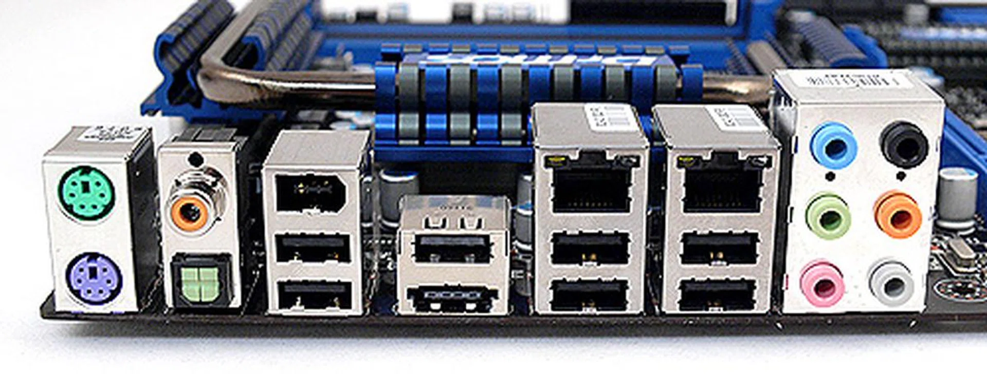 At the back, the MSI P55-GD80 has no less than seven USB 2.0 ports, an eSATA/USB combo port, an IEEE 1394 port, dual Gigabit RJ-45 LAN ports, coaxial and optical S/PDIF-out ports, analog audio jacks and PS/2 ports for both keyboard and mouse.