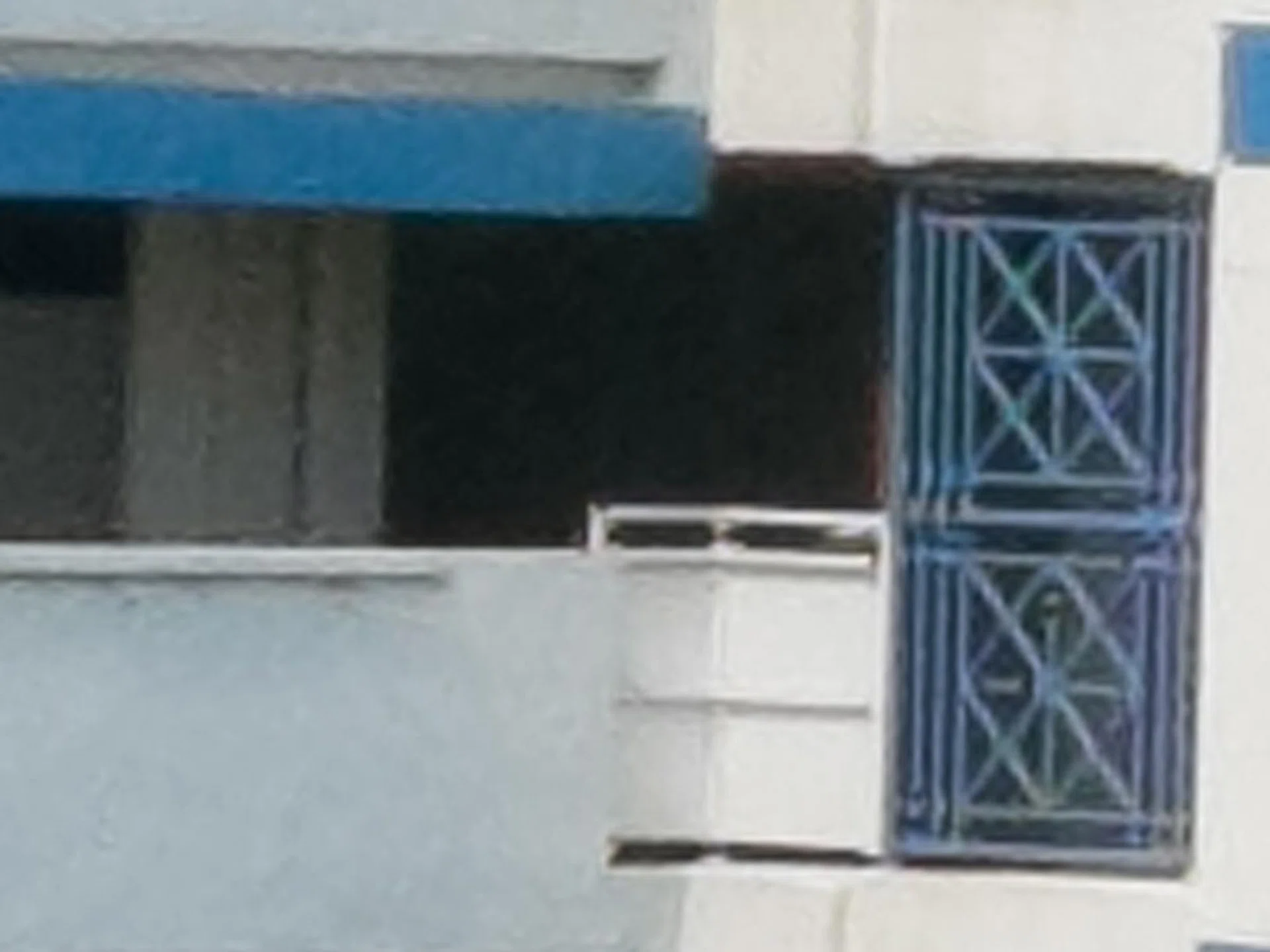 Upsampled matching crop from a full-resolution image.