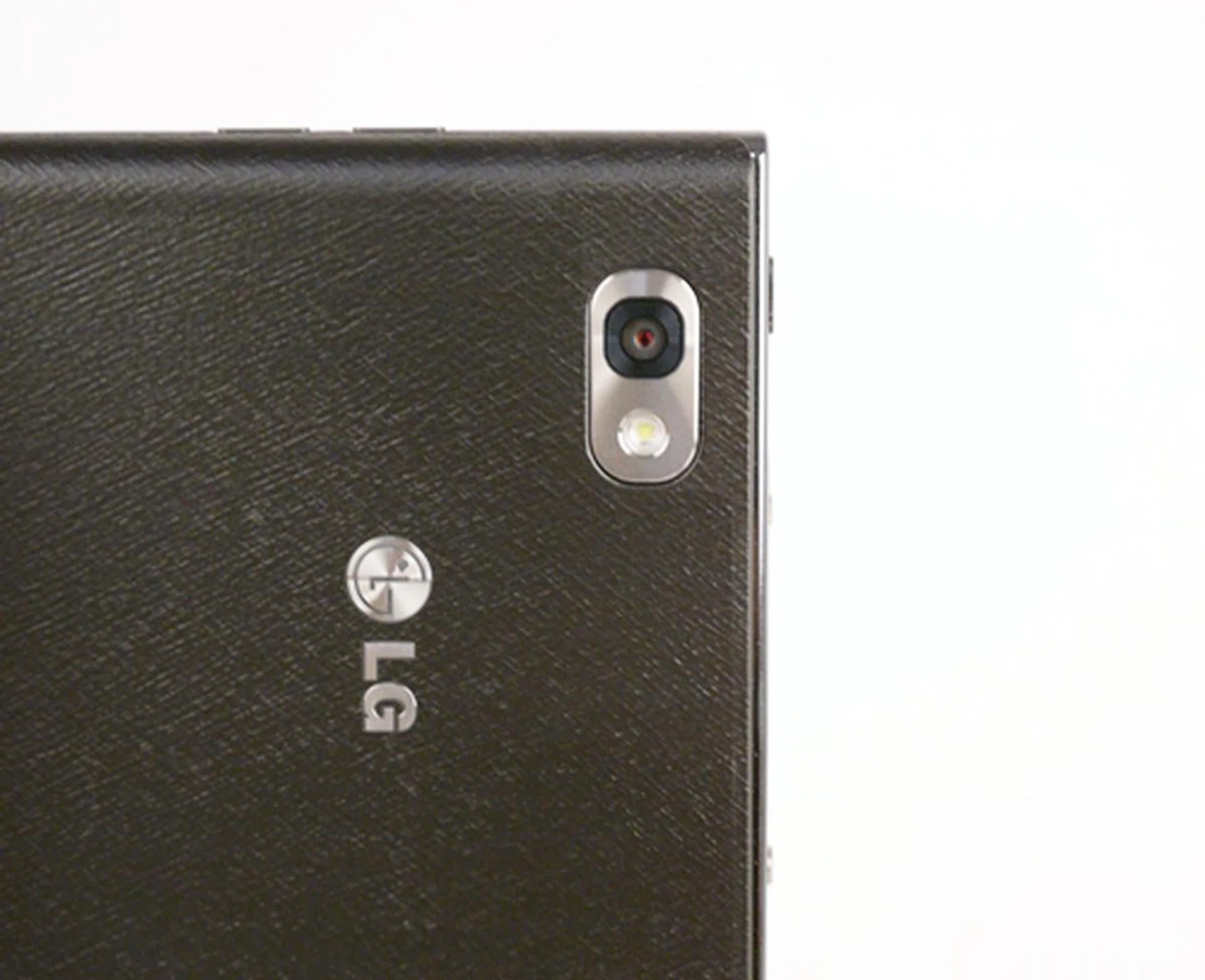 The LG Optimus Vu comes equipped with a 8-megapixel camera sensor with auto focus and LED flash.