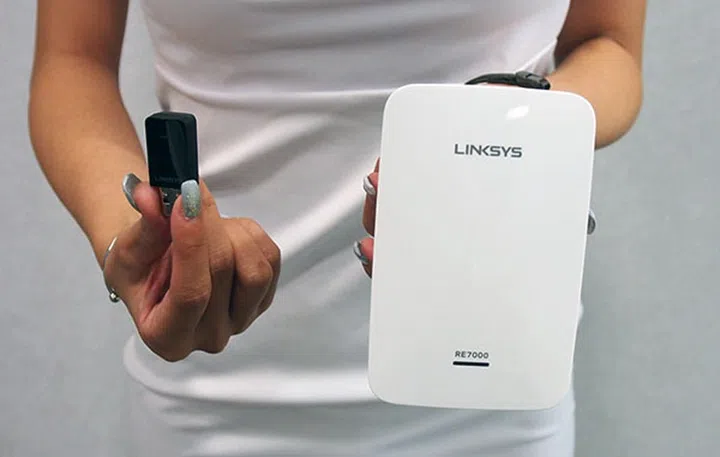 On the left is the Linksys Max-Stream AC600 USB MU-MIMO adapter. On the right is the new Max-Stream AC1900+ MU-MIMO Wi-Fi range extender.