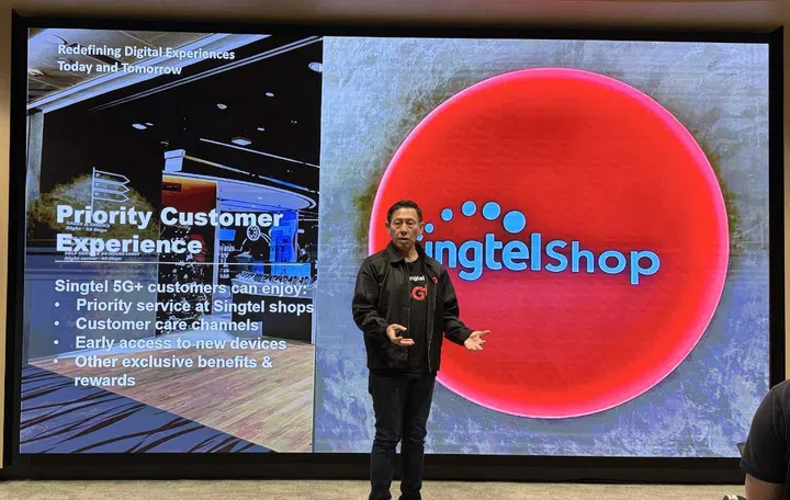 Ng Tian Chong, Chief Executive Officer, Singtel Singapore talking about Priority service. Photo: HWZ.