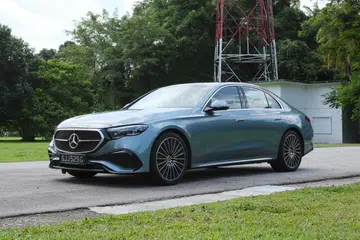 Both BMW and Mercedes-Benz recently released new versions of their executive saloons. Photo: HWZ