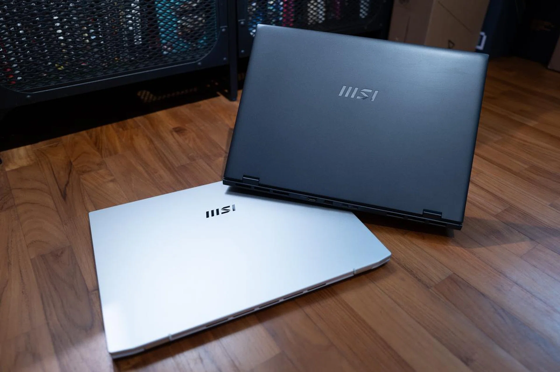 MSI is also one of the few laptop makers to offer both Intel and AMD platforms within the same laptop model lineup. Photo: HWZ