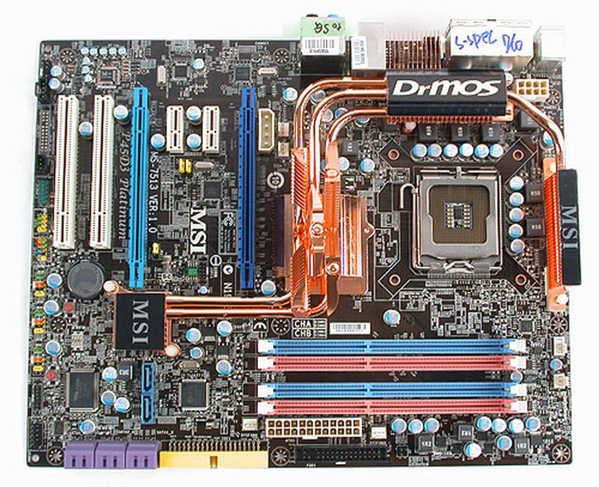 An overview of the MSI P45D3 Platinum layout and features. Check out more images in our preview article. 