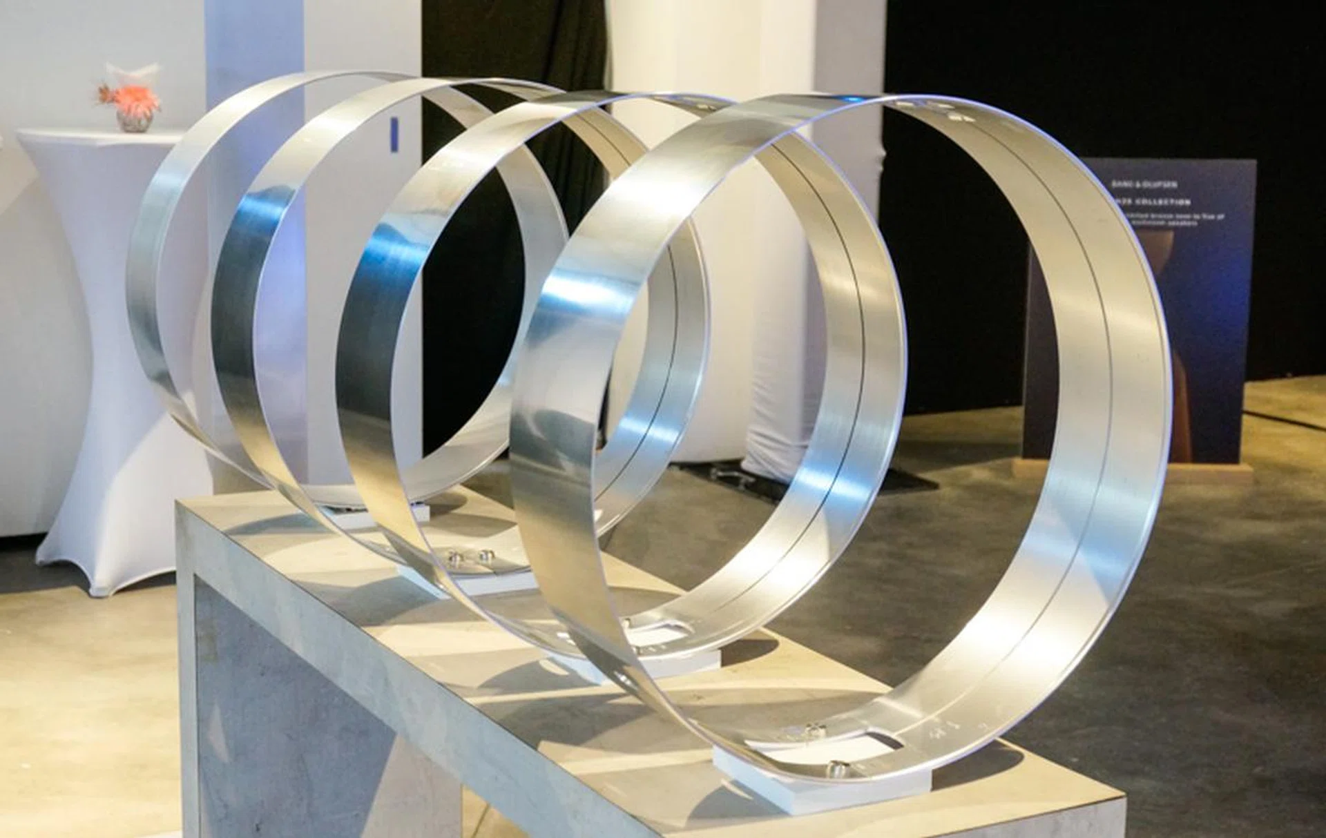 The aluminum frame takes on five stages of work before being applied to the speaker.