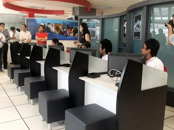 Students will go through simulated scenarios where they are taught how to deal with customer queries.