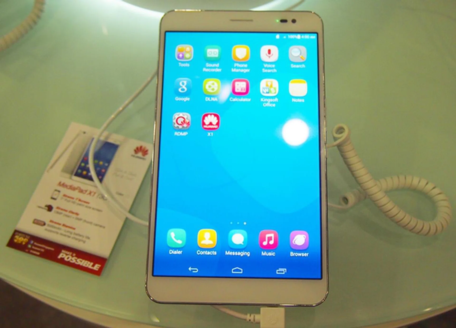 The Huawei MediaPad X1 (3G) is thinner than the Apple iPad Mini with Retina Display. The At 7.18mm-thin MediaPad X1 comes with a 7-inch Full HD (1,920 x 1,200 pixels) LTPS display that has an 80% screen-to-body ratio thanks to the 2.99mm thin bezel. It's priced at $469 (U.P $499) for this show.