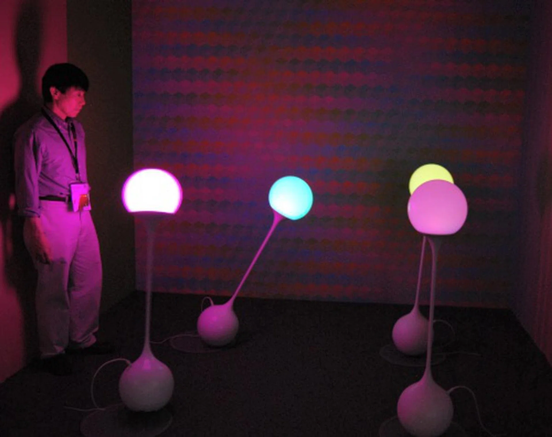Here's a display of dynamic color composition using full-color LED device and the colors change with regards to the interaction the surrounding light source and that of the colors on the wall. While the end result is purely artwork that tickles the senses with the dynamic color changes, it's based on research and supported by the Japan Science and Technology Agency.