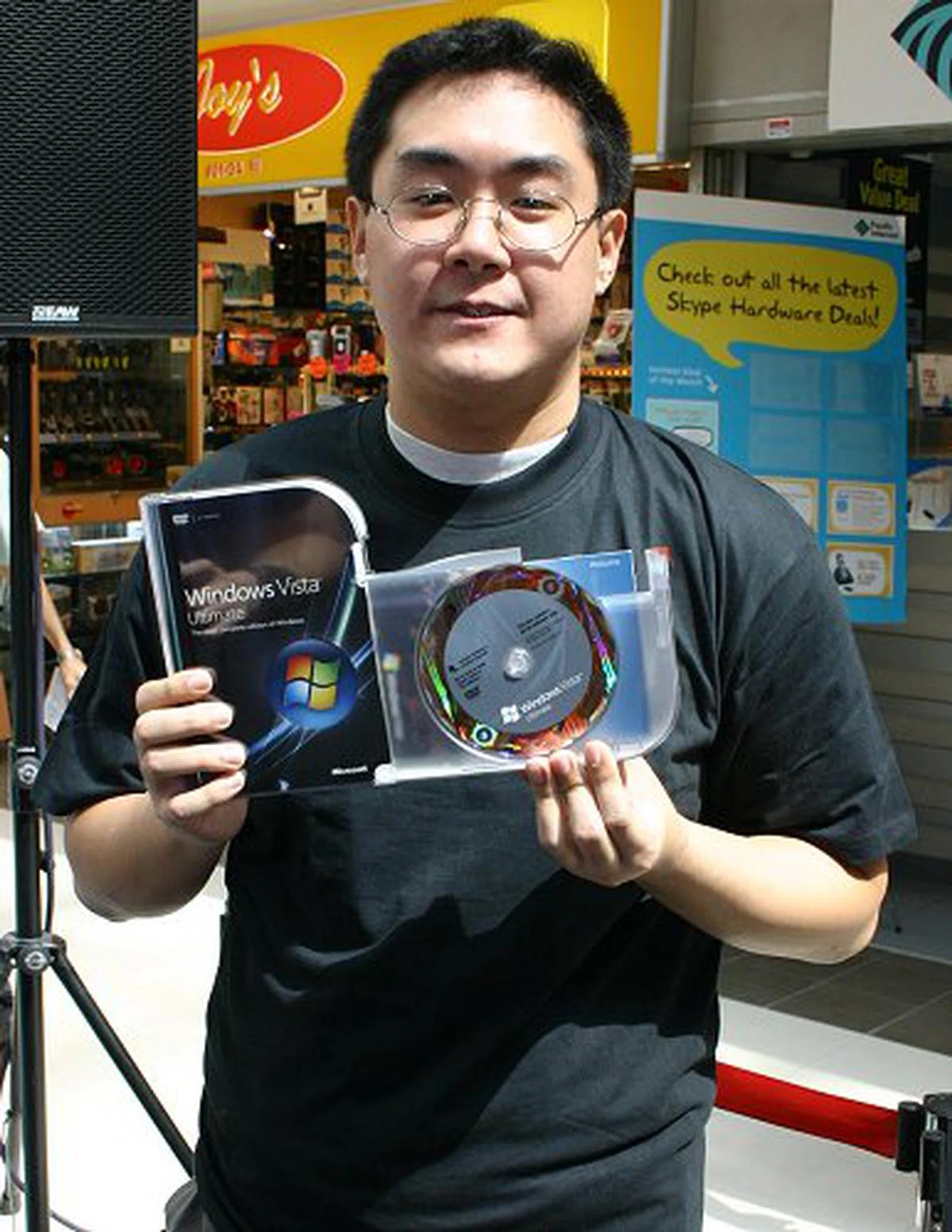  Ironically, he had gotten himself a copy of Windows Vista Ultimate the very minute the launch campaign had kicked off. To be fair, the Signature edition was always going to be more valued than the retail edition.  