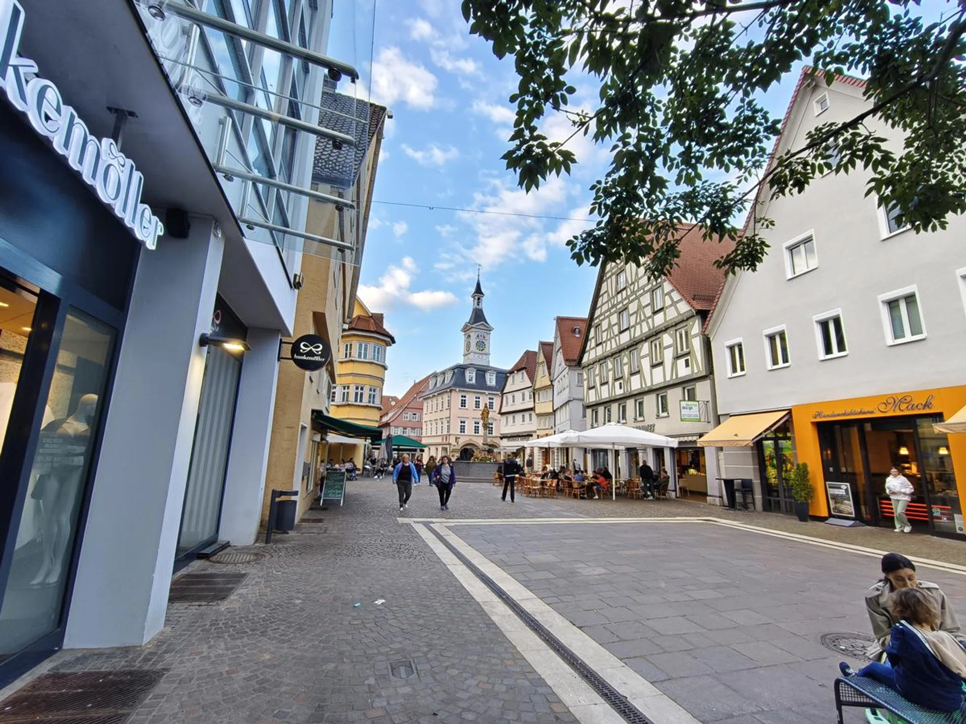 15mm, automatic settings. Photo: HWZ.