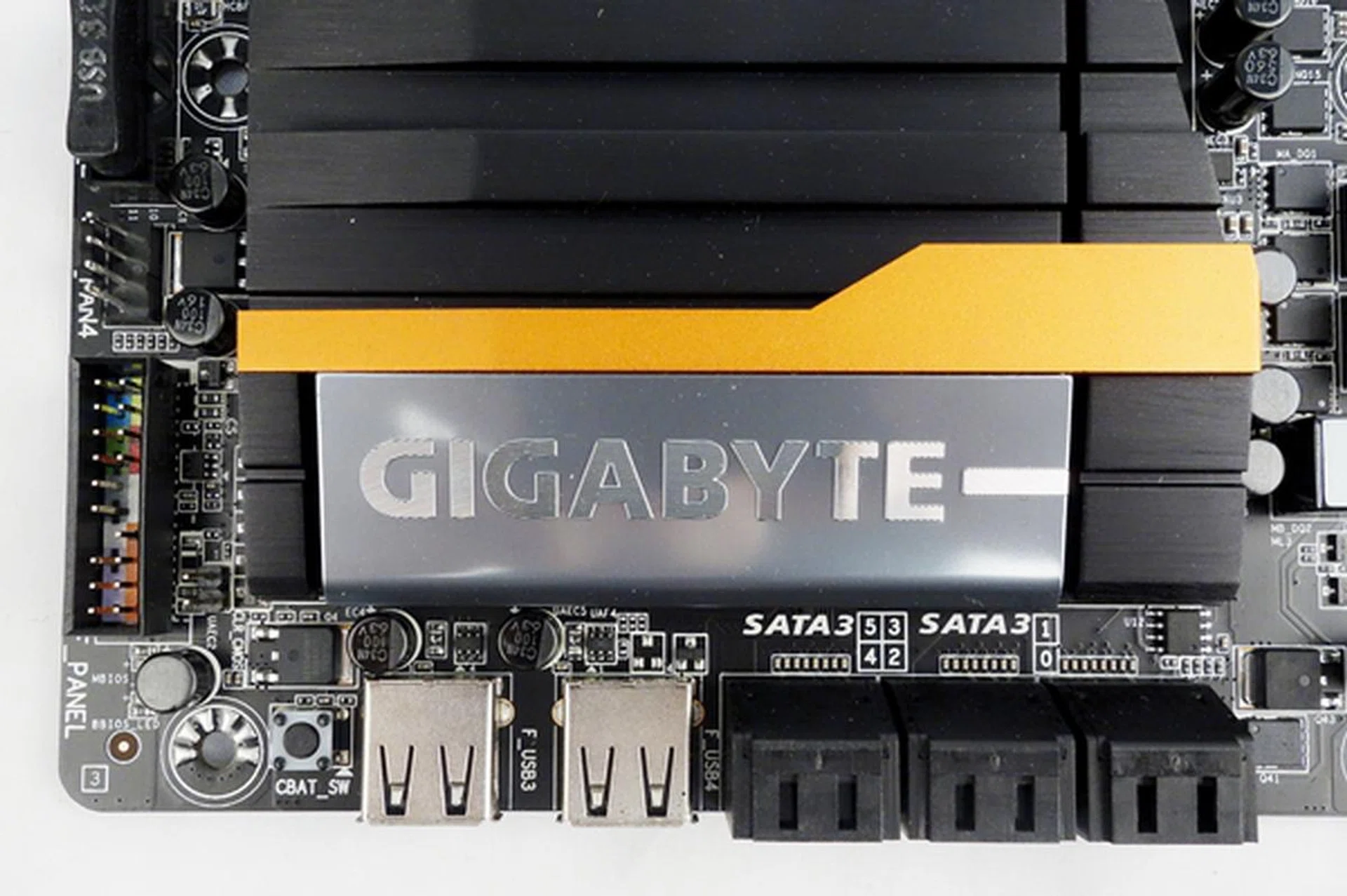 From the top, we can see the "Clear Battery" button that when pressed, it will have the same affect as removing the battery from the board.