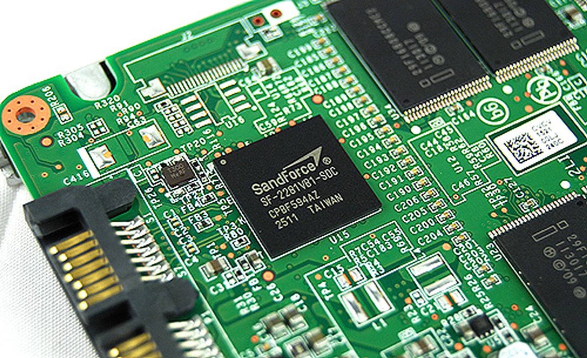 The SandForce SF-2281 controller is the same used by other drive makers, but Intel has a special firmware that promises enhanced reliability and performance.
