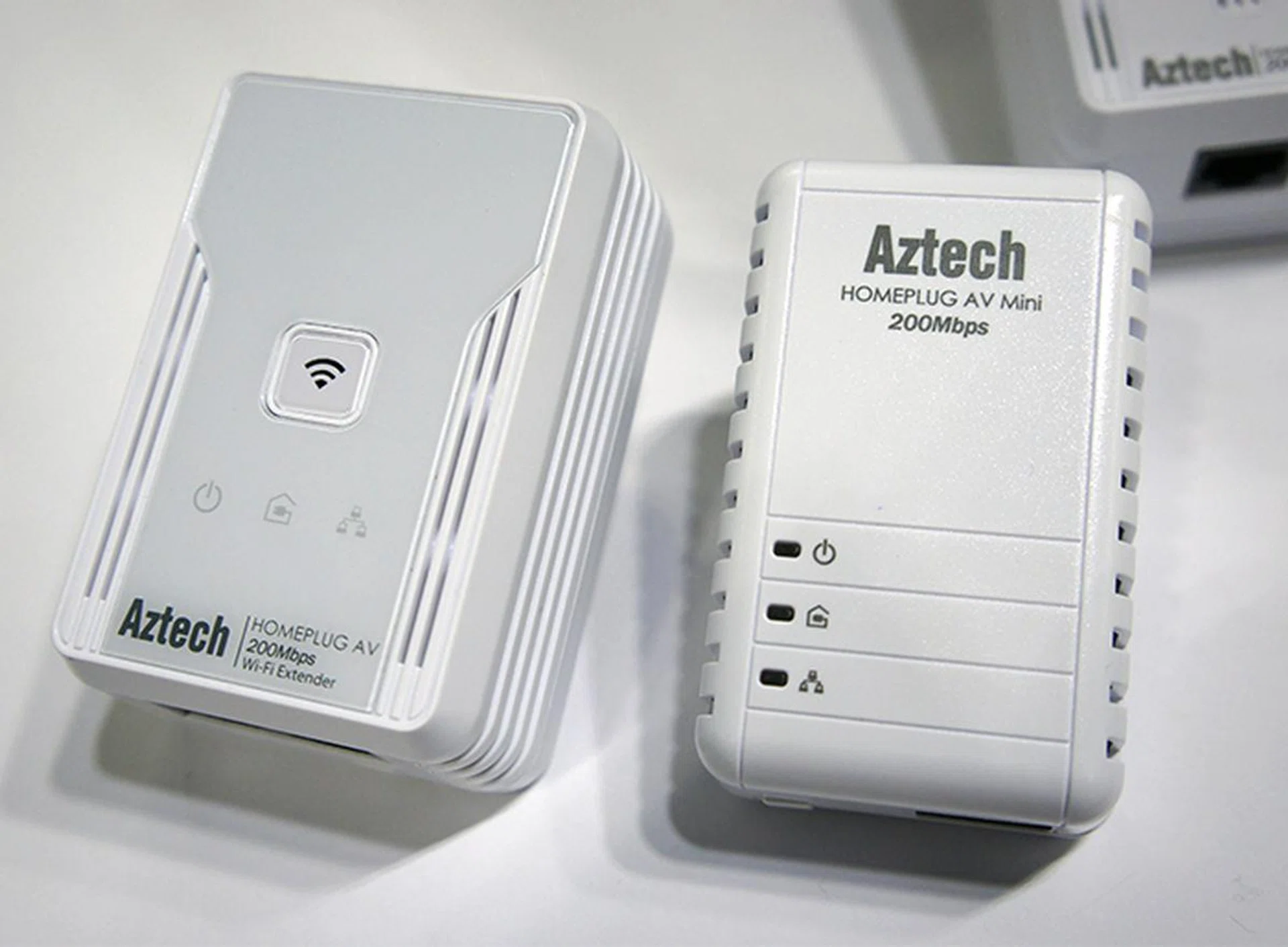 If you are not fussy about performance, the most affordable bundle from Aztech combines the 200Mbps HL113E and HL113EW for $59 (U.P.: $78).