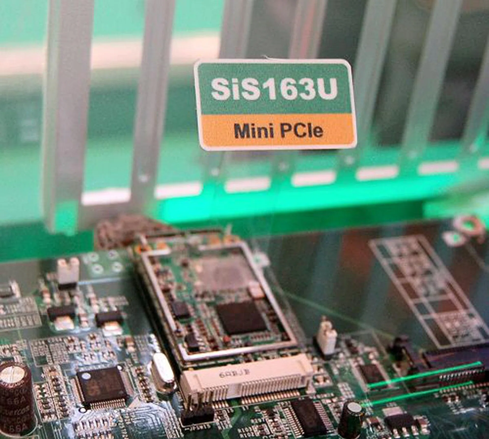  Apart from platform chipsets, they have many other application specific chipsets, such this wireless LAN 802.11a/g compatible solution. Supports TKIP, AES encryption and QoS (802.11e) standard.  