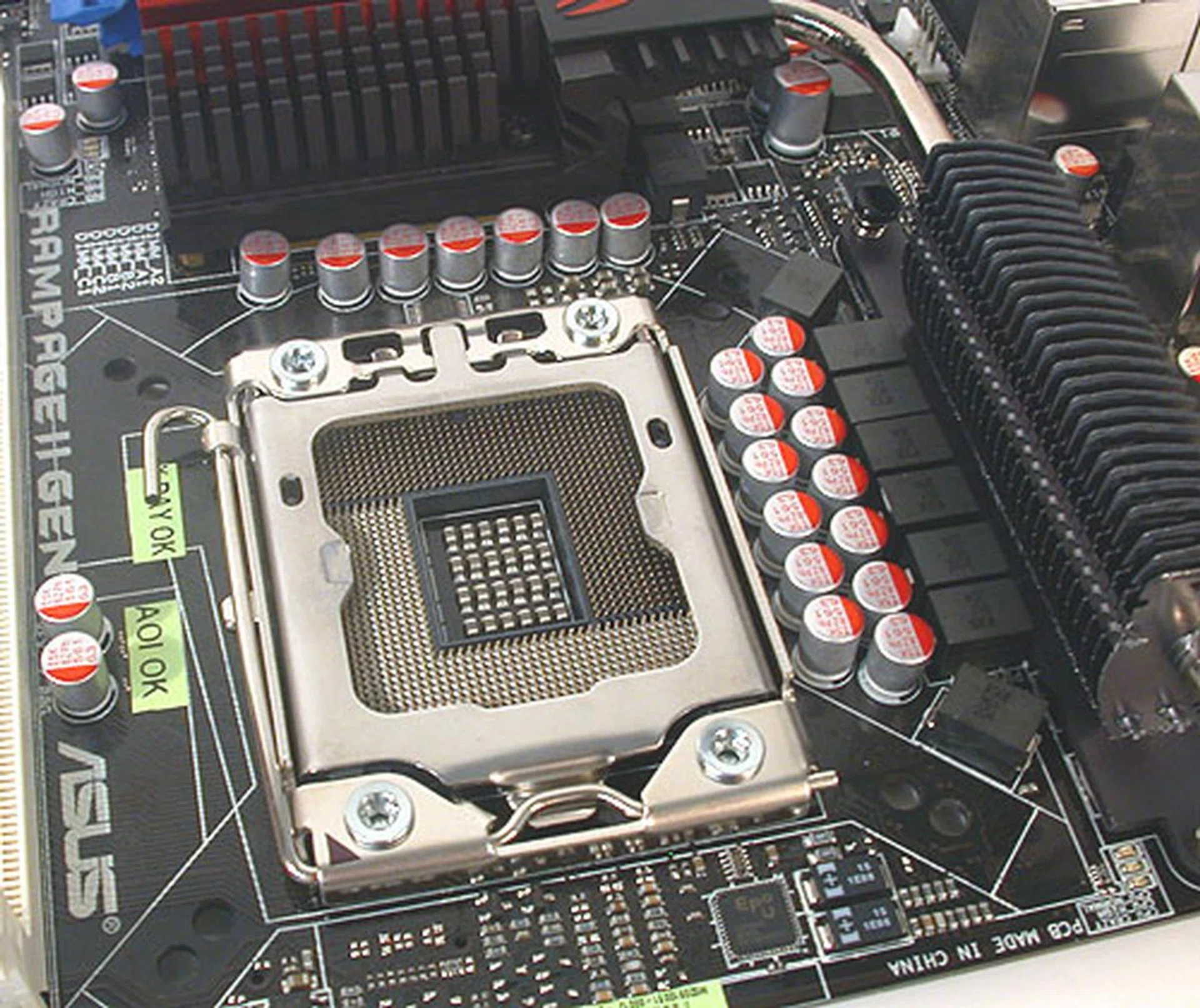 ASUS has implemented an 8-phase CPU power design on the Rampage II Gene, with additional (not shown here) 2-phase power for the QPI/DRAM, NB and memory.