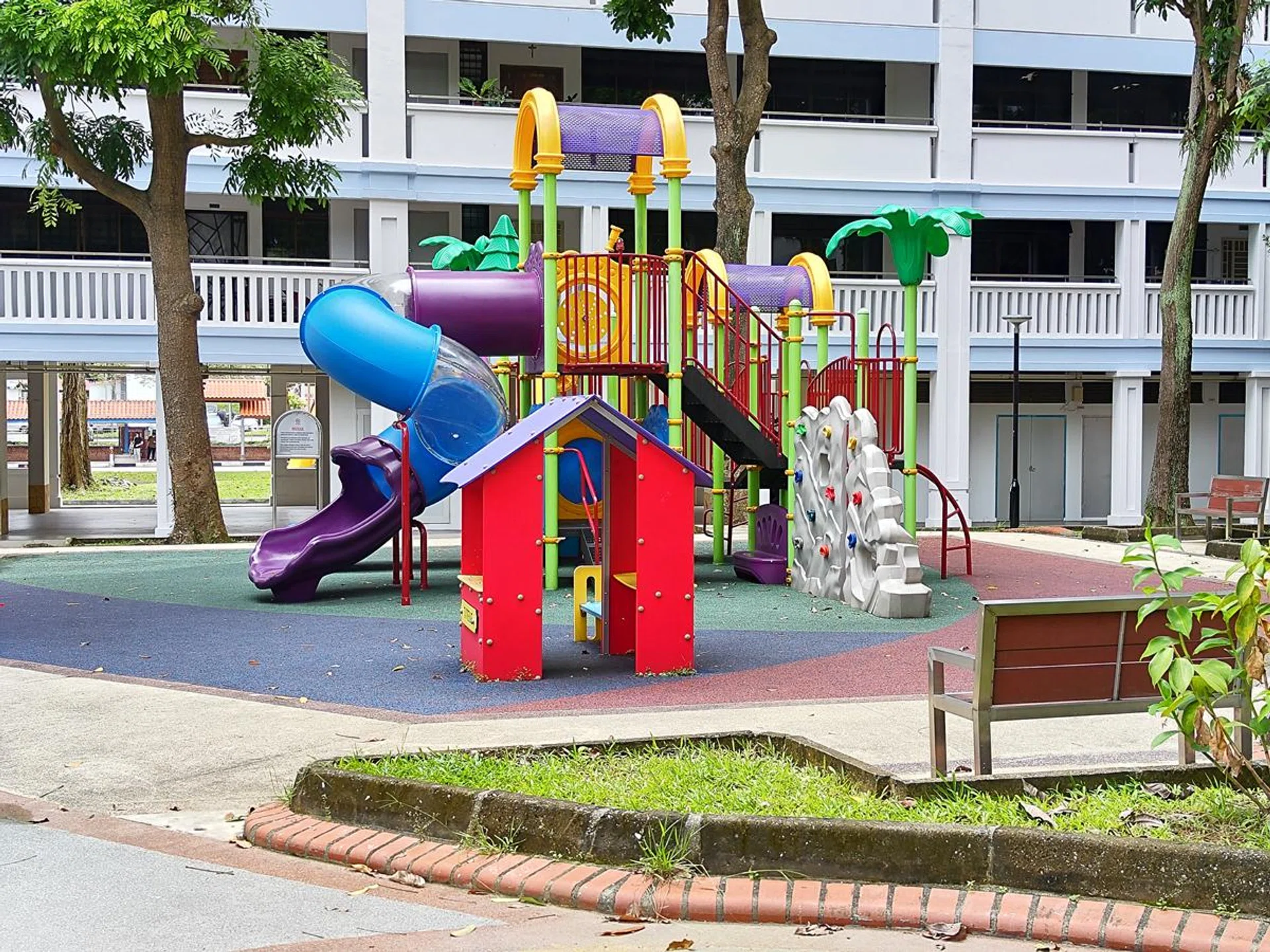 2x in-sensor zoom that uses the middle 50% of the 200MP sensor.