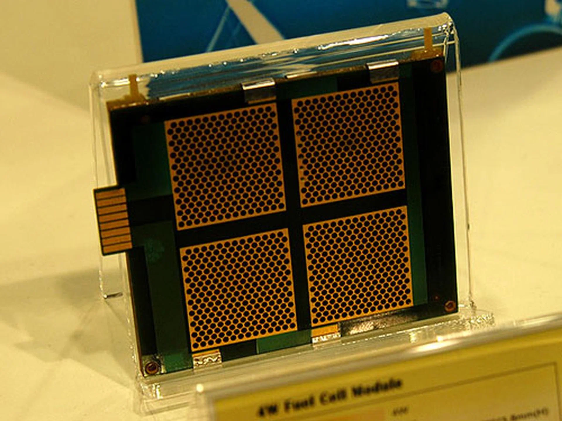 A typical 4W fuel cell module.