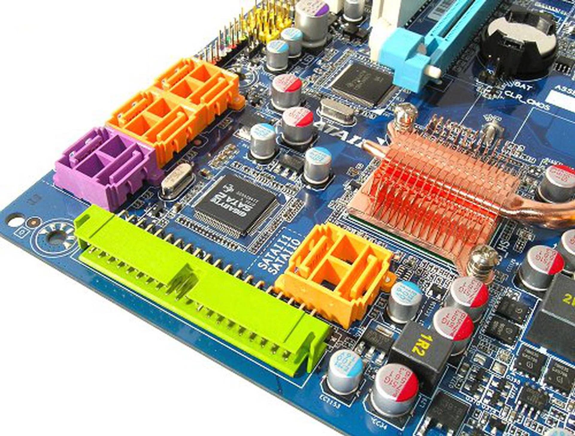 A total of eight SATA ports provided by the Intel ICH9R and Gigabyte SATA2 controller seen here in the picture. Internal connectors can be used to enable two eSATA ports through a bundled bracket as well.