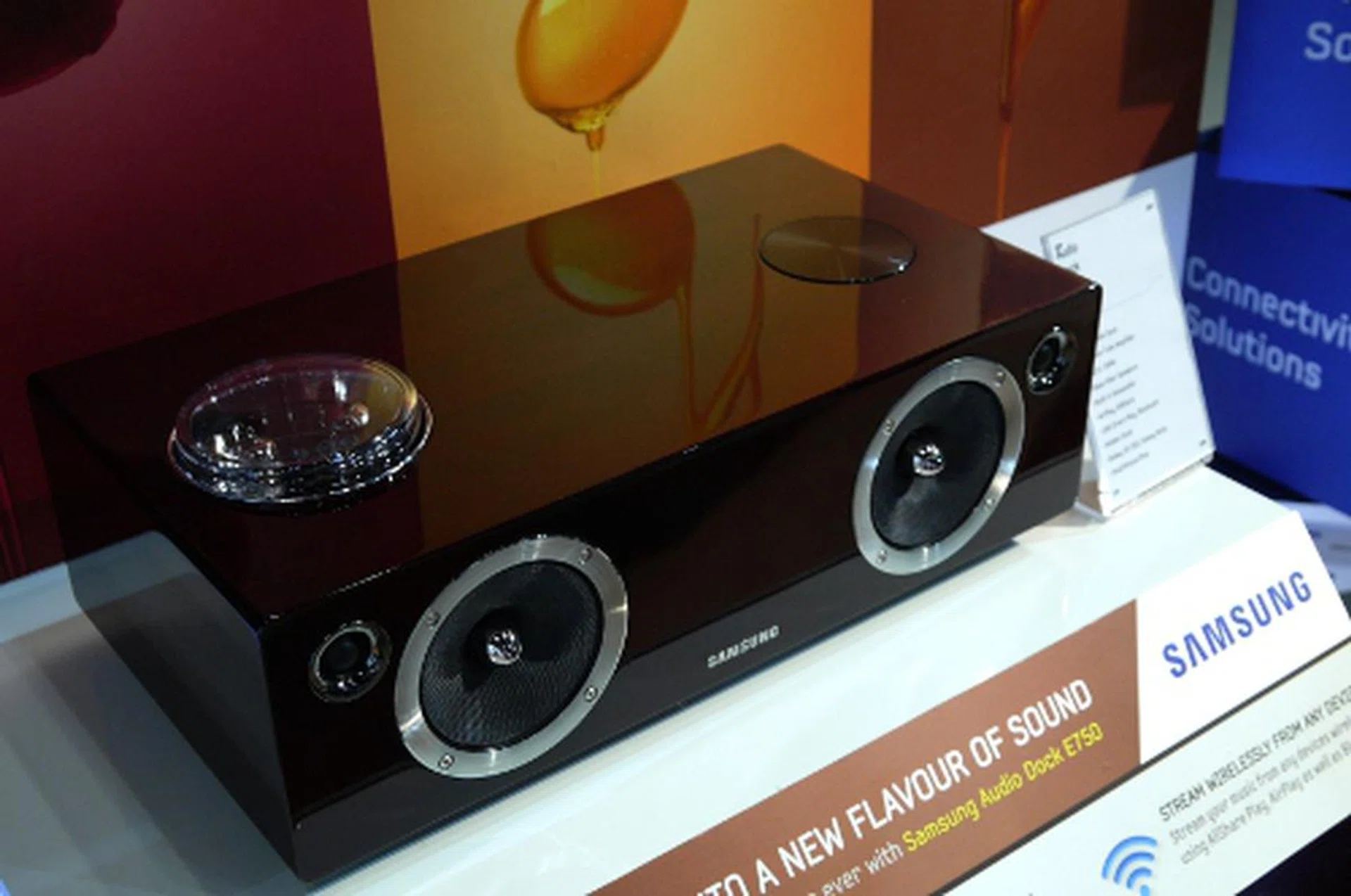 Clad in a mahogany finish, the DA-E750 will feature a unique dual docking system as well as a vacuum tube amplifier. It also has a 100-watt built-in woofer to lend this dock some sonic 'oomph'. The DA-E750 will be available in May 2012.